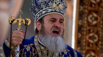 Mitropolitul-Ardealului-nu-vrea-ca-Fiscul-sa-bage-mana-in-cutia-milei